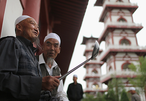 Китайцы вычисляют мусульман в стране с помощью цифрового сканирования