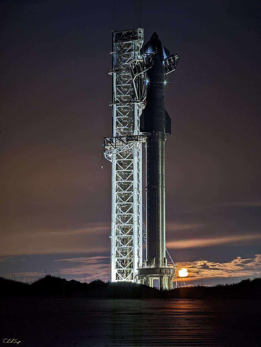 Самой мощной ракете НАСА SLS вскоре придется уступить первенство Starship SpaceX