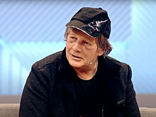 «Уединился с девушкой в кустах»: друг о похождениях Криса Кельми