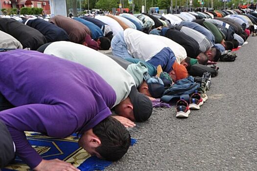 Муфтий Рахимов раскритиковал публичные намазы