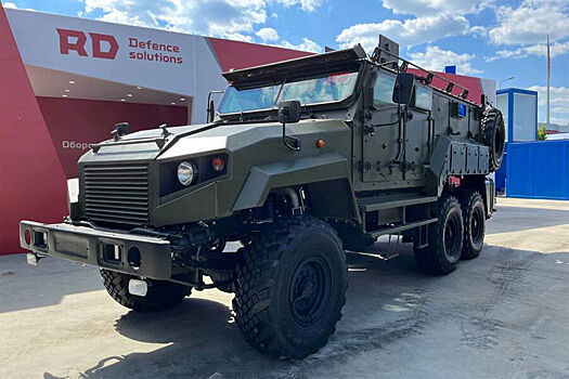 Новый бронеавтомобиль "Ахмат" представили на форуме "Армия-2022"