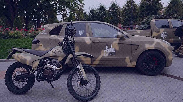 ЛДПР отправила Porsche Cayenne на передовую