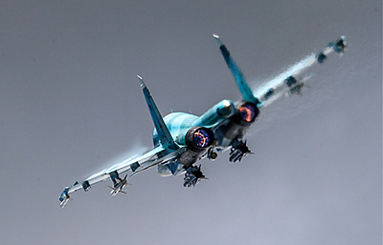 Первые шесть Су-34 поступят в Центральный военный округ в 2018 году