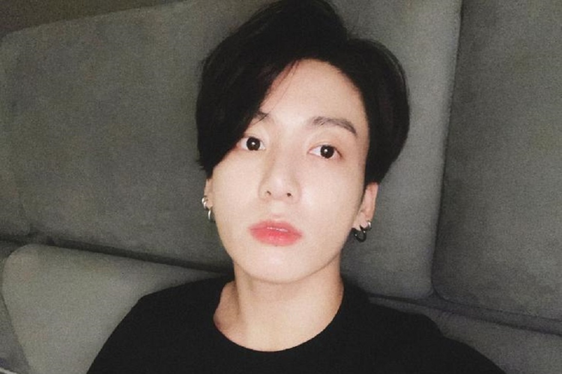 Чон чонгук селфи 2020. Твиттер чонгука. Романтичный чонгук фото. Ли мин хо и бтс. Твиттер чонгука.