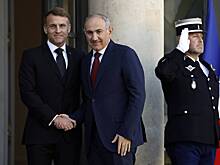 Пашинян и Макрон вышли под руку после переговоров