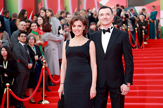 Актриса Ксения Алферова посетила премьеру сериала без мужа Егора Бероева