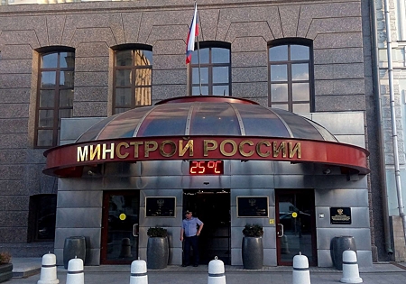 Минстрой: ряд зарубежных стройкомпаний могут покинуть Россию