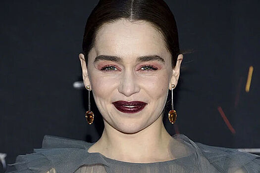 Что выдает возраст женщины на фотографиях