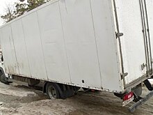 В Пензе на улице Байдукова застрял грузовик с почтой