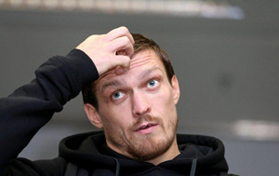 СМИ: боксеры Бивол и Гассиев выступят в андеркарде боя Усика