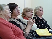 В центре соцобслуживания «Западное Дегунино» в рамках проекта «Московское долголетие» проходят занятия по вокалу