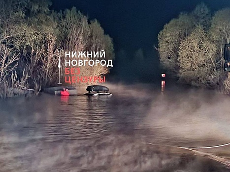 Навигатор завел автопутешественников на затопленную дорогу в Павловском районе