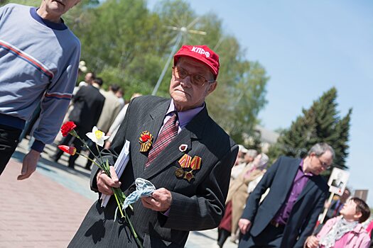 Оклады военных и силовиков вырастут на 3,7% – это меньше, чем инфляция. Военные пенсии вырастут на столько же