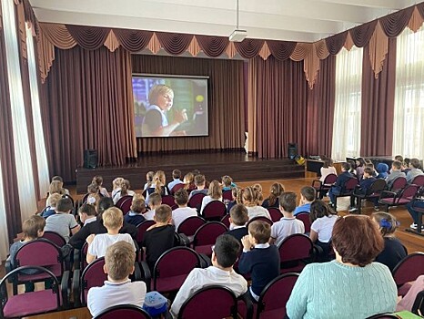 В школе №554 посмотрели фильм «Мэри Поппинс, до свидания» в рамках проекта «Московское кино в школе»