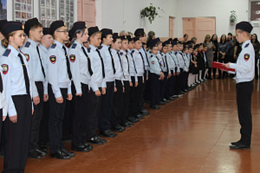 В Еврейской автономной области учащиеся правоохранительных классов приняли торжественную присягу