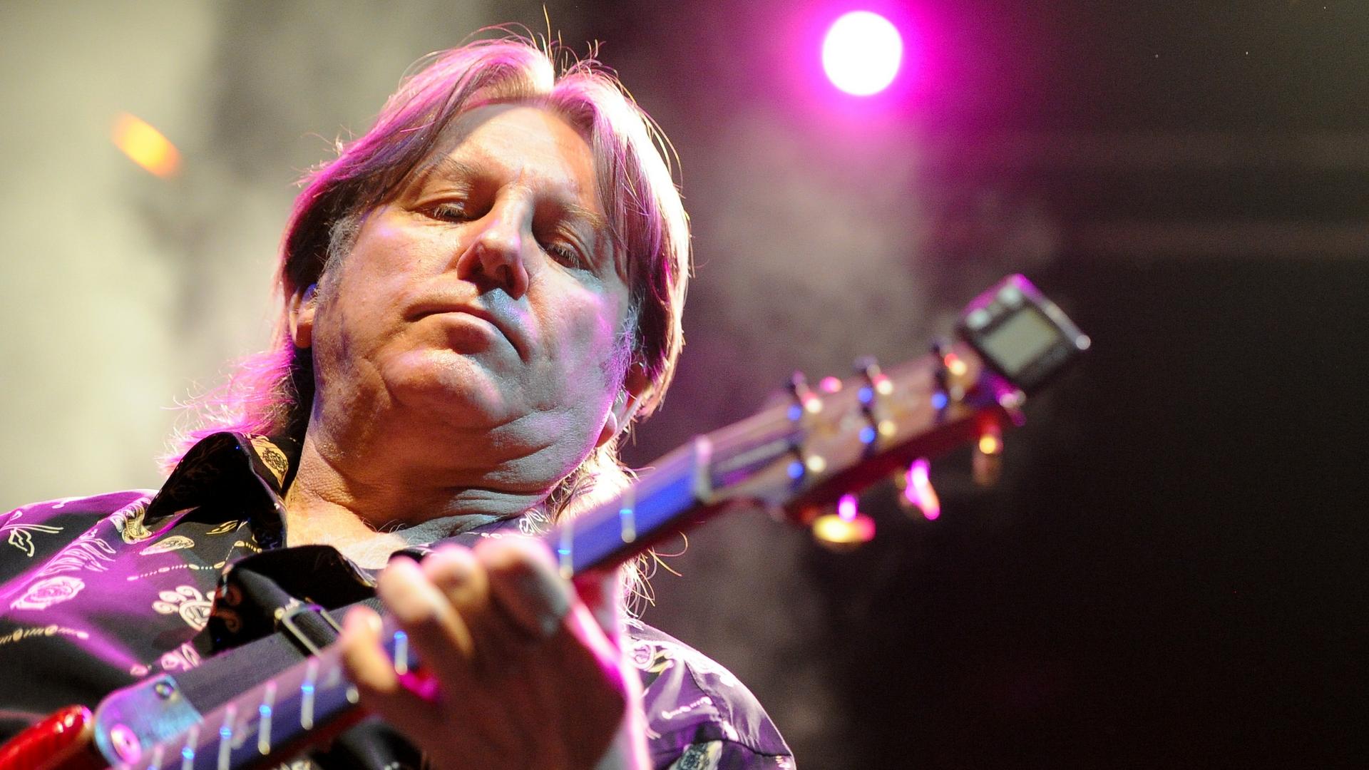 Лоза вновь высказался в защиту теории о плоской Земле