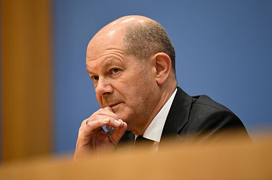 Рейтинг Шольца упал до рекордно низкого уровня