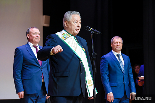 Мэр утешил миллионера, проигравшего главную награду Екатеринбурга. Фото с уникального банкета