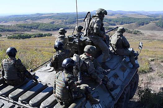 Решение изменить в России статус военных округов объяснили