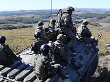 Решение изменить в России статус военных округов объяснили