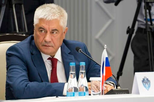 Патриарх Кирилл вручил главе МВД России Колокольцеву знак храмостроителя