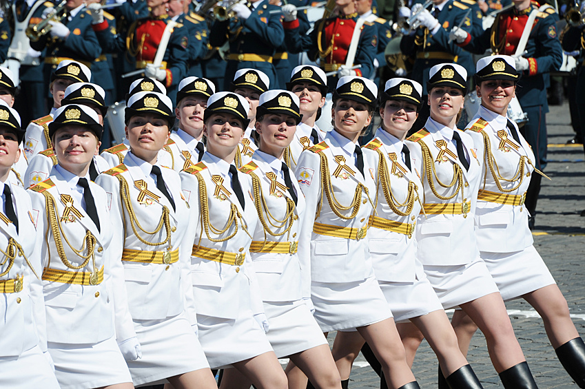 Cводный парадный расчет женщин-военнослужащих Военного университета министерства обороны РФ во время военного парада на Красной площади в честь 71-й годовщины Победы в Великой Отечественной войне 1941-1945 годов