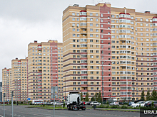 В Тюмени с балкона выпала девочка-подросток