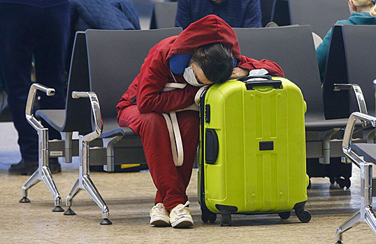 В «Шереметьево» предложили снимать с рейсов пассажиров со слишком большой ручной кладью