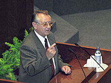 Экс-омбудсмена Олега Миронова похоронили на Троекуровском кладбище