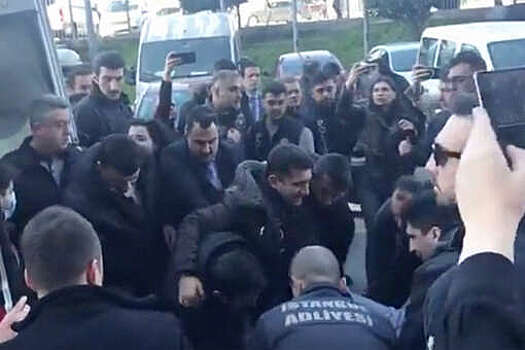 Глава МВД Турции Ерликая назвал терактом нападение у здания суда в Стамбуле