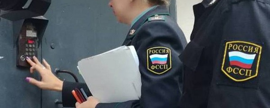 В Самаре представители коммунальной службы и судебные приставы наведались в квартиры должников