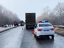 Отлетевшее от фуры колесо привело к аварии с участием трех машин в Лысковском районе