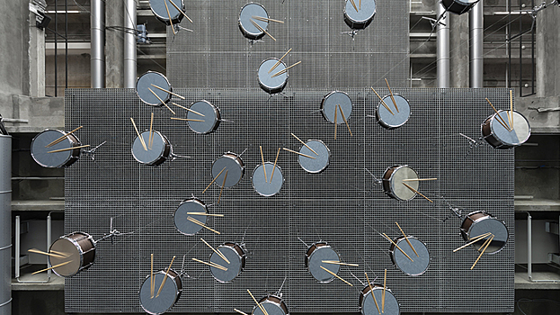 Анри Сала: «Не каждый день ходишь по музею и видишь сорок барабанов на потолке»
