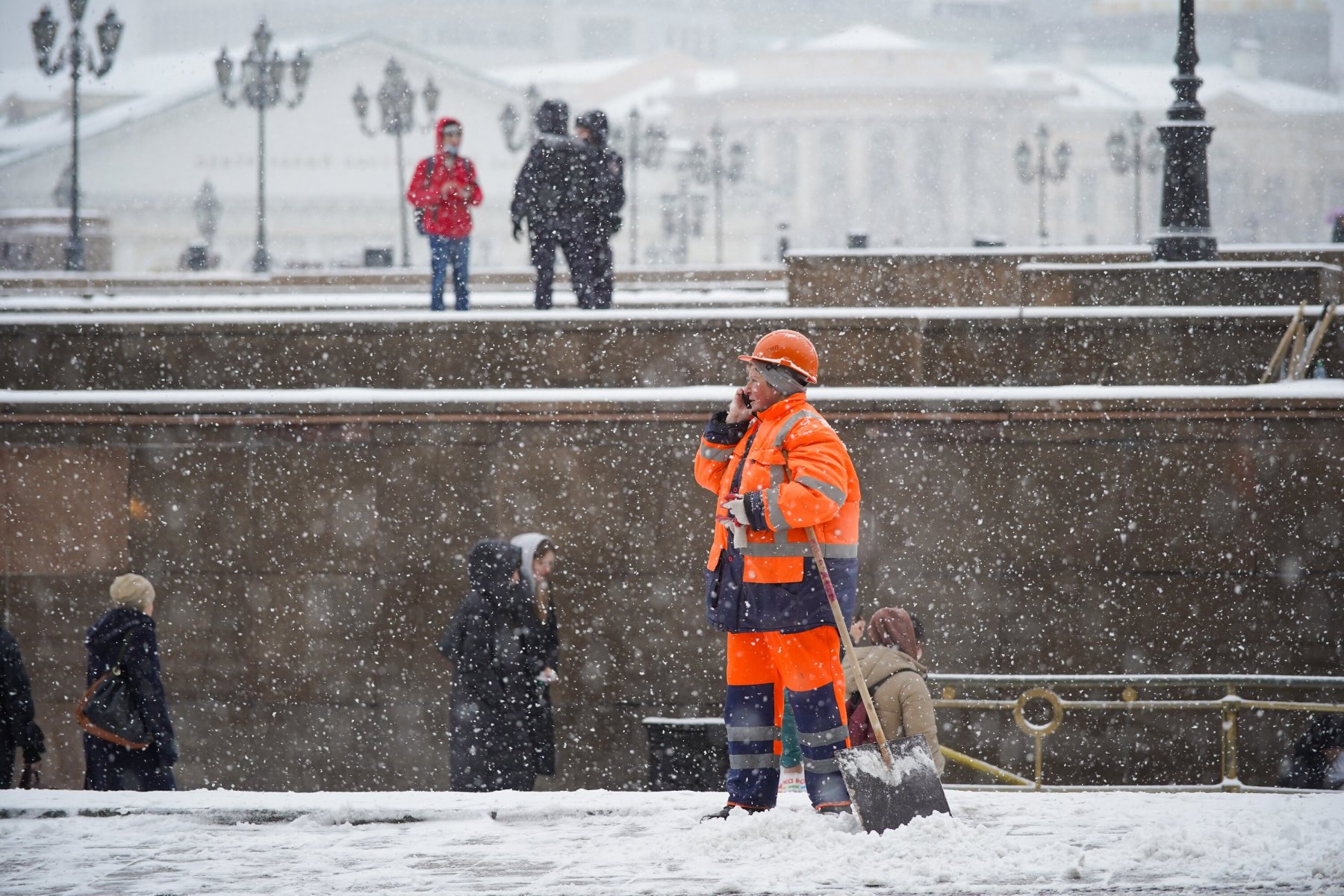 Снег в москве вчера