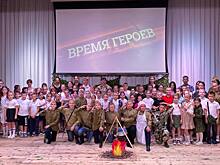 Юные выселковцы пообщались с защитниками Отечества на площадке Выселковского КДЦ