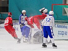 Начался юбилейный чемпионат России по хоккею с мячом