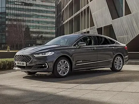 В соцсетях показали удешевленную версию Ford Mondeo