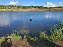 На озере в Волжском районе под воду ушел автомобиль, в котором находился мужчина