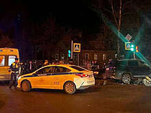 На видео попало, как в Петербурге школьники на питбайке попали в жесткое ДТП