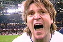 17 лет назад Вадим Евсеев вывел сборную России на Евро-2004: гол Уэльсу и легендарная фраза