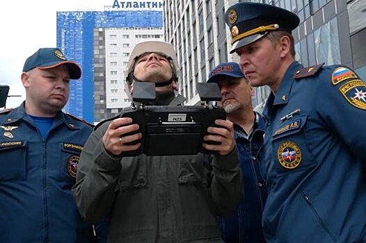 Спасатели отработали использование дронов для помощи людям во время пожара в многоэтажках