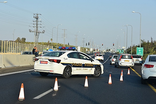В Израиле в тестовом режиме разрешат ездить машинам с тремя и более пассажирами по выделенным полосам