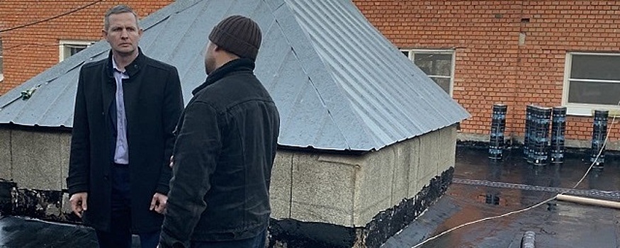 Алексей Воробьев держит на личном контроле ремонт кровли детсада «Сказка»