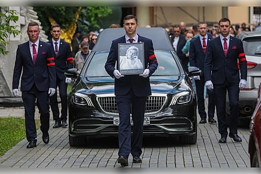 С актрисой Валентиной Талызиной попрощались в Театре Моссовета