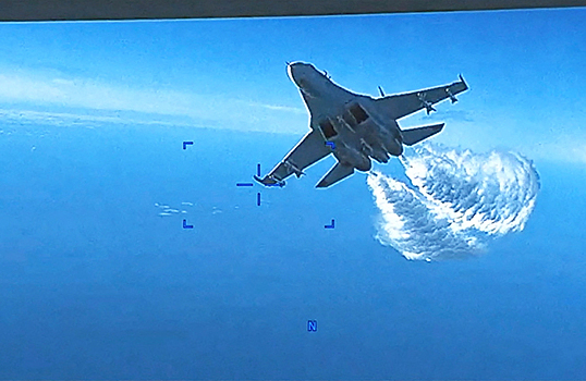 Пентагон опубликовал видео инцидента с дроном в Черном море