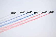 "Царьград": пилоты ВВС Франции раскрасили небо Марселя в российский триколор