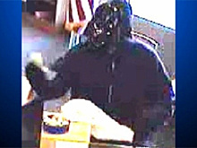 Человек в костюме Дарта Вейдера ограбил банк в США