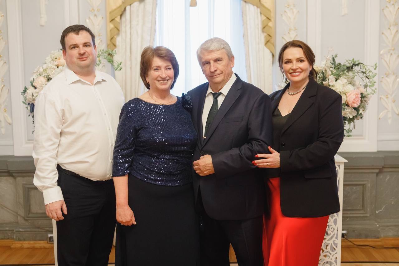 Нижегородские политики поделились фотографиями со своими отцами