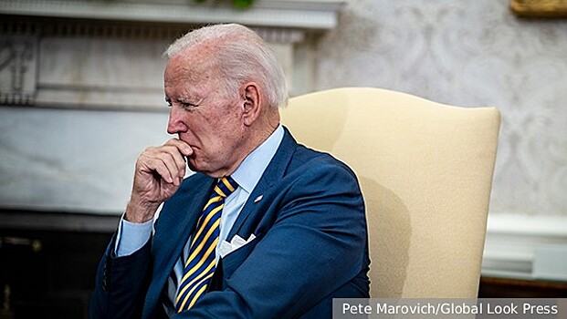 Сенаторы США раскритиковали Байдена за решение передать Украине кассетные боеприпасы