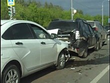 В утренние часы образовалась пробка при въезде в Оренбург